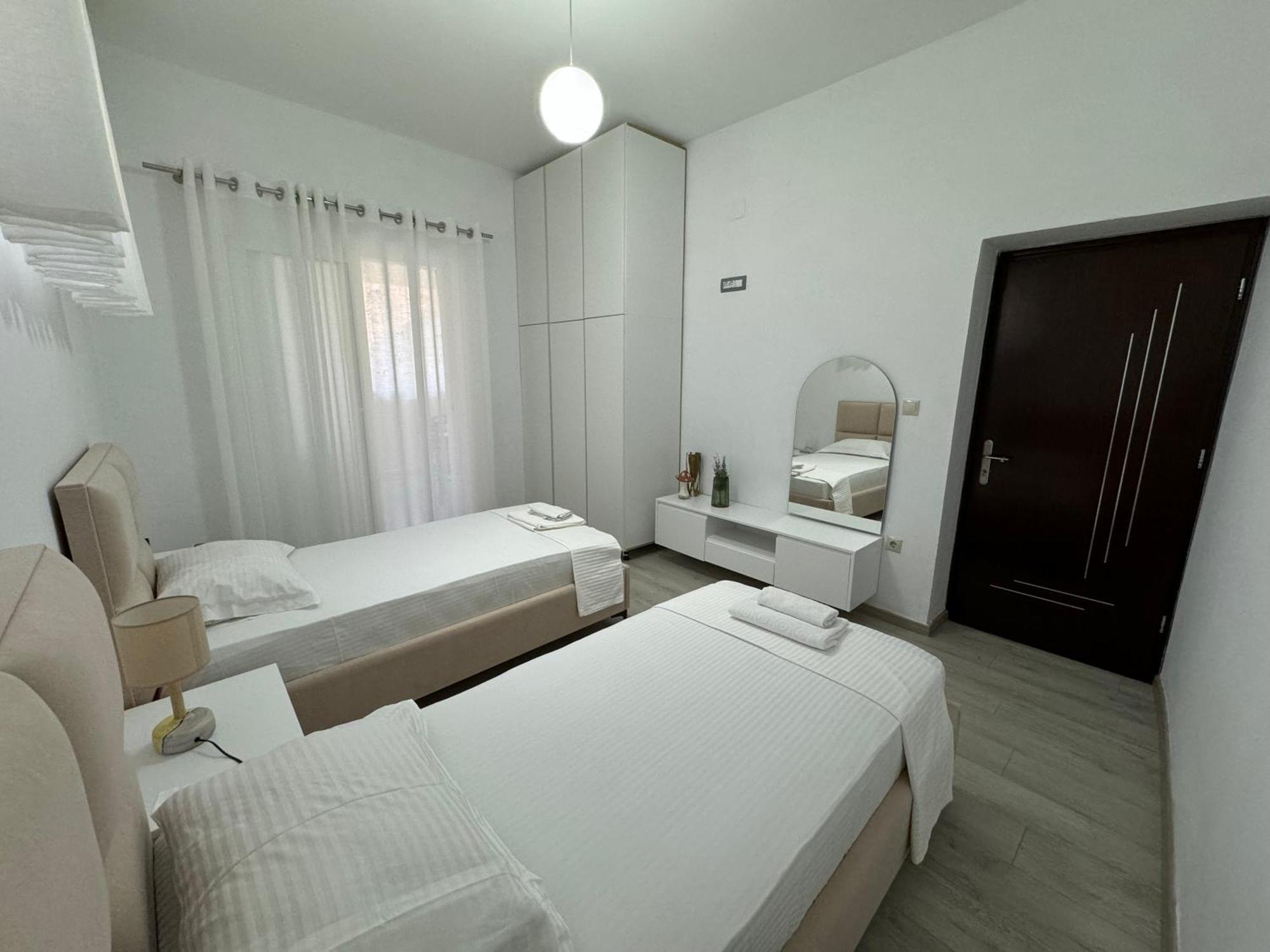 Dadaj Apartments Саранда Экстерьер фото